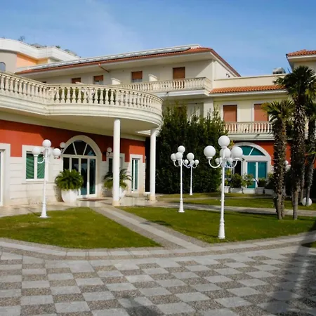 Hotell Hotiday Corato